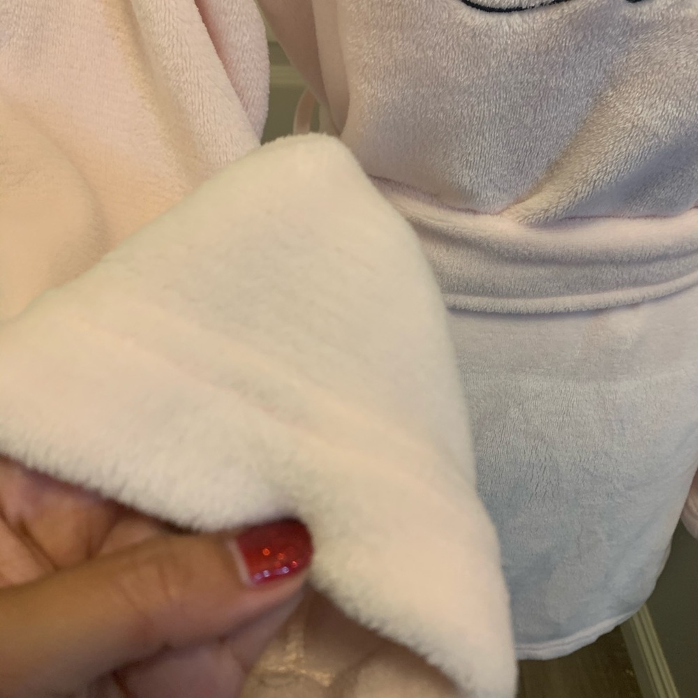 Victoria Secret Pink Robe - Picture 6 of 6